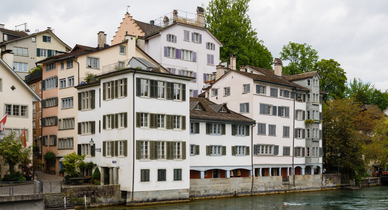 Abstrakte Visualisierung eines sicheren digitalen Identitätsnetzwerks mit vernetzten Knoten.