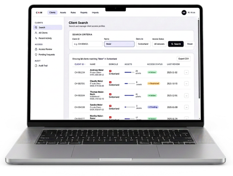 Ein Screenshot der CAM-Kundensuche mit einem Suchformular und einer Ergebnistabelle.